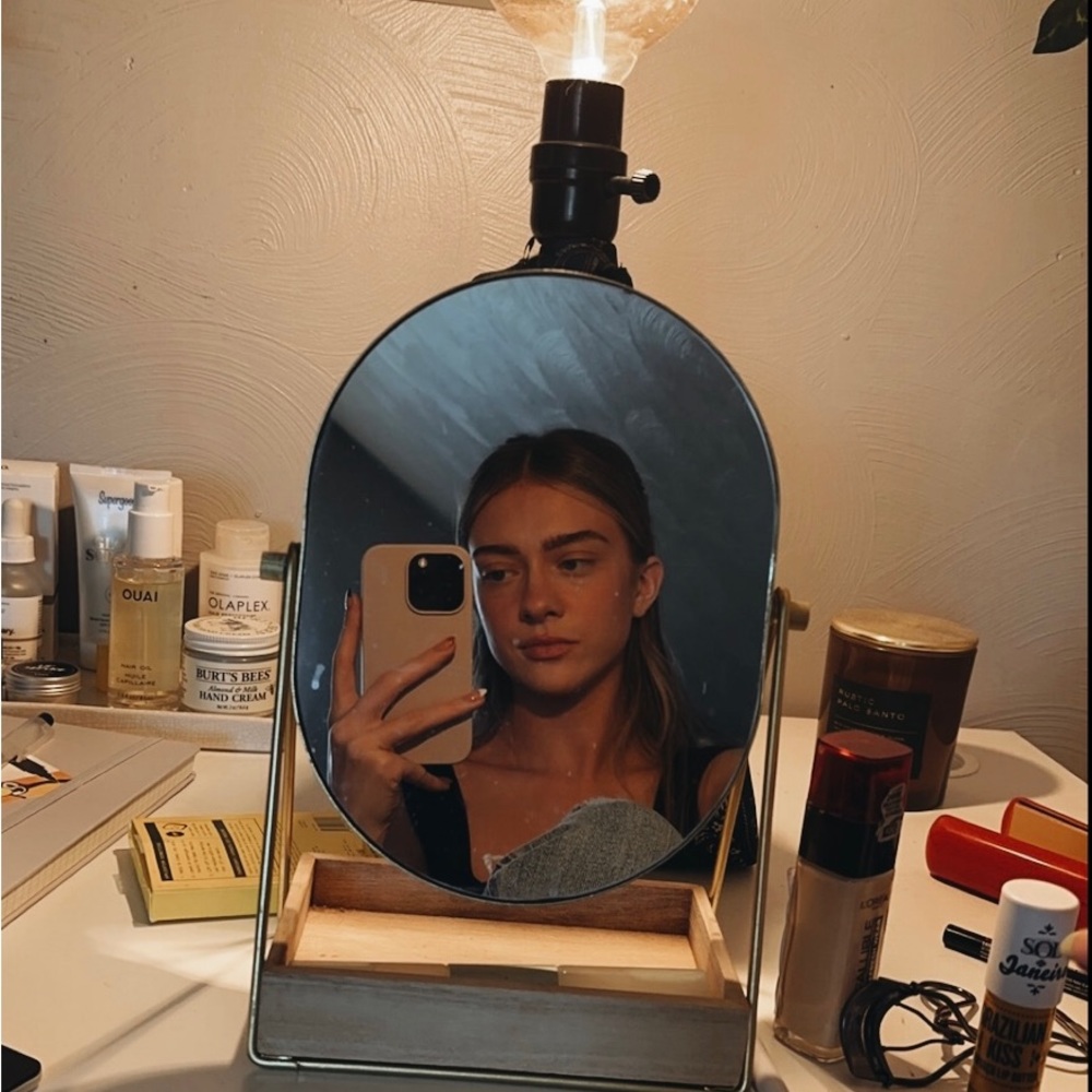 Meet your Posher, Lauren